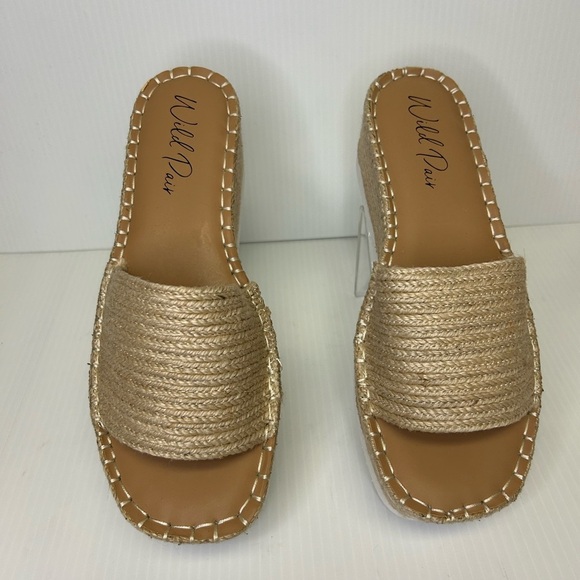 Wild Pair Shoes - 🤩”Wild Pair” Shermer Slide Espadrille Platform Sandals Beige w/White Soles”